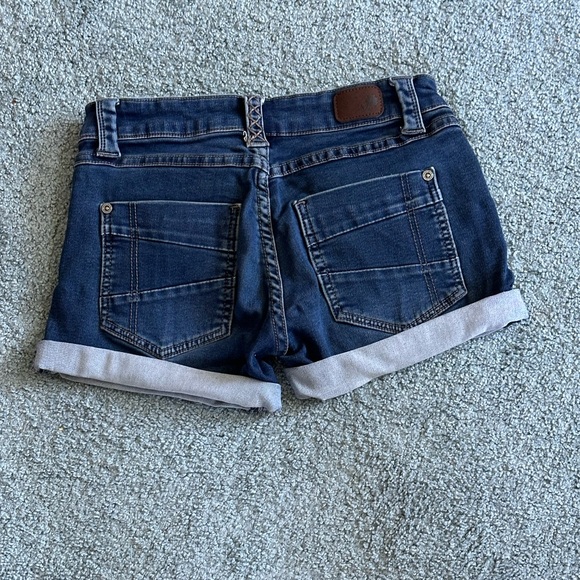 Stretchy blue jean shorts - Picture 2 of 3